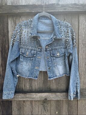 Studded Cropped Denim Jacket - Blue